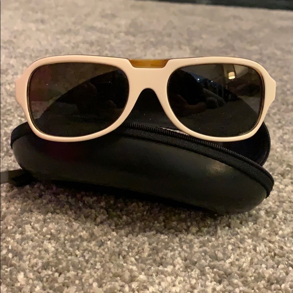 Initium Folsom sunglasses. Cream. 52-37-114